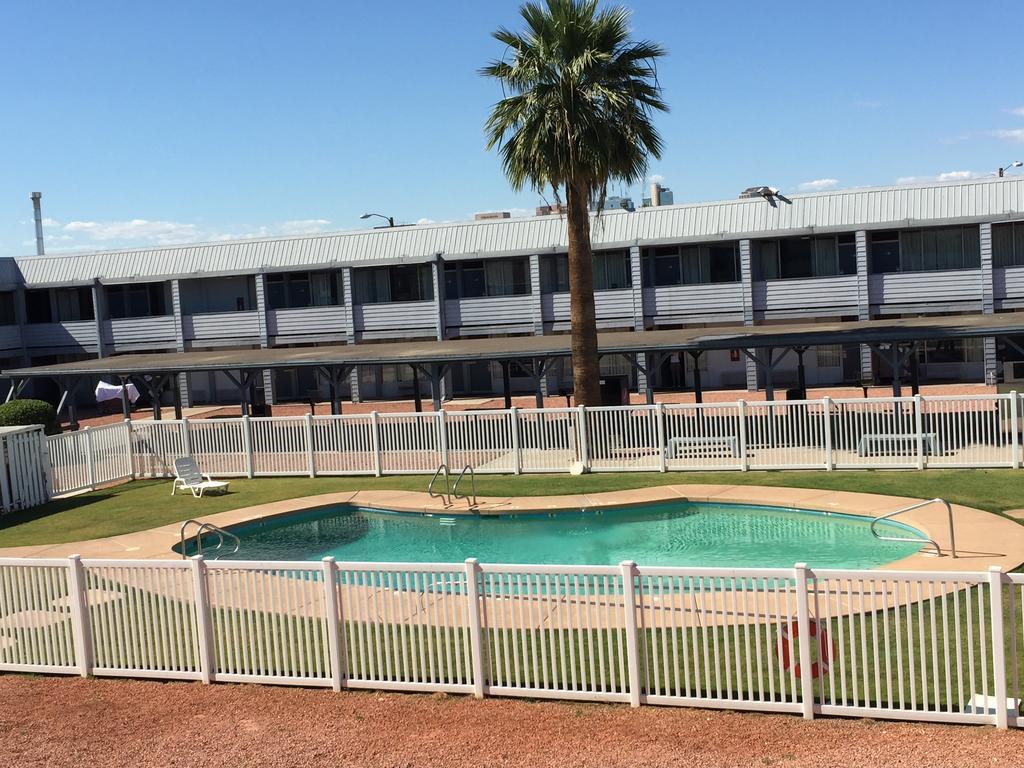 Ez 8 Motel Airporter Phoenix Bagian luar foto