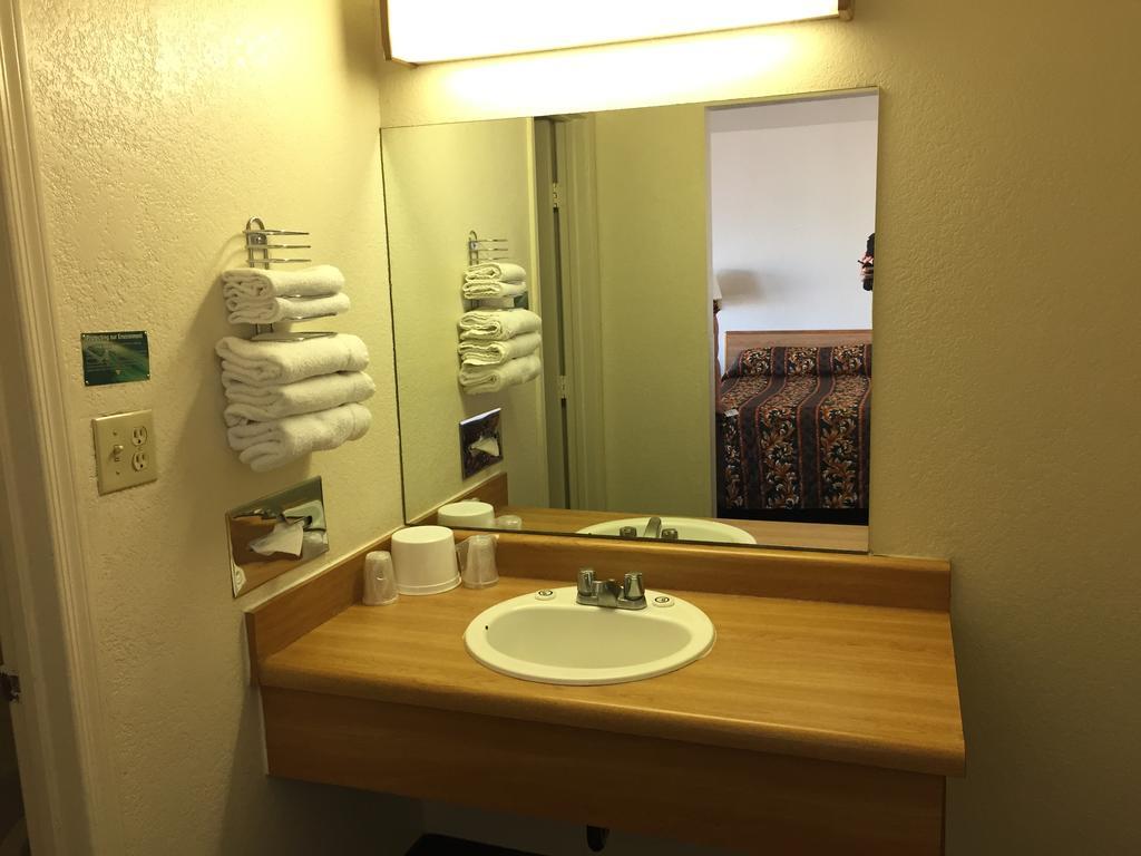 Ez 8 Motel Airporter Phoenix Ruang foto