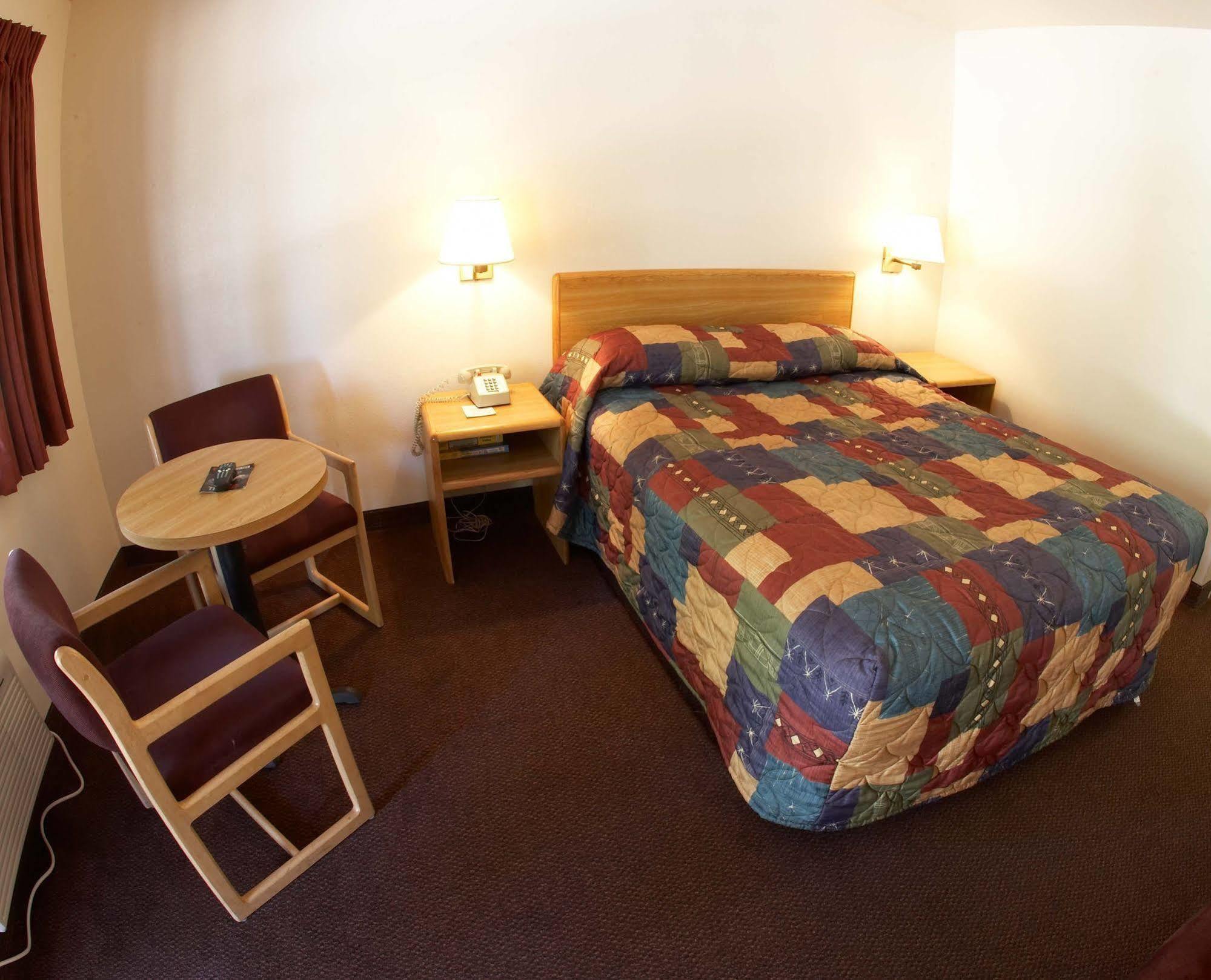 Ez 8 Motel Airporter Phoenix Bagian luar foto